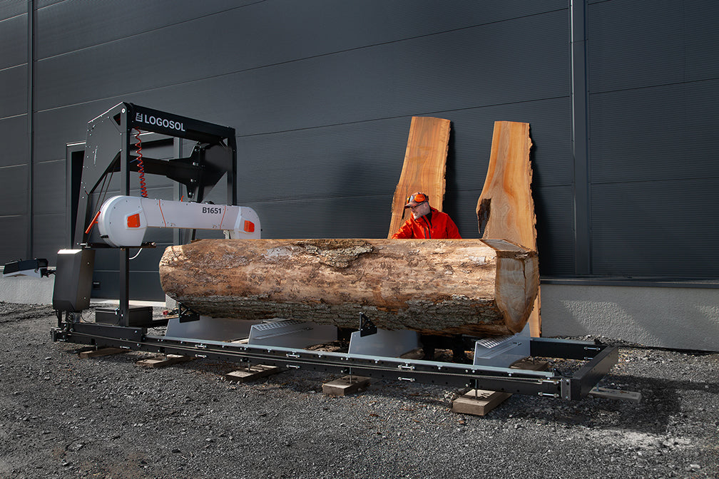 B1651 Band Sawmill, Cut set, with 27 hp Petrol engine with electric start