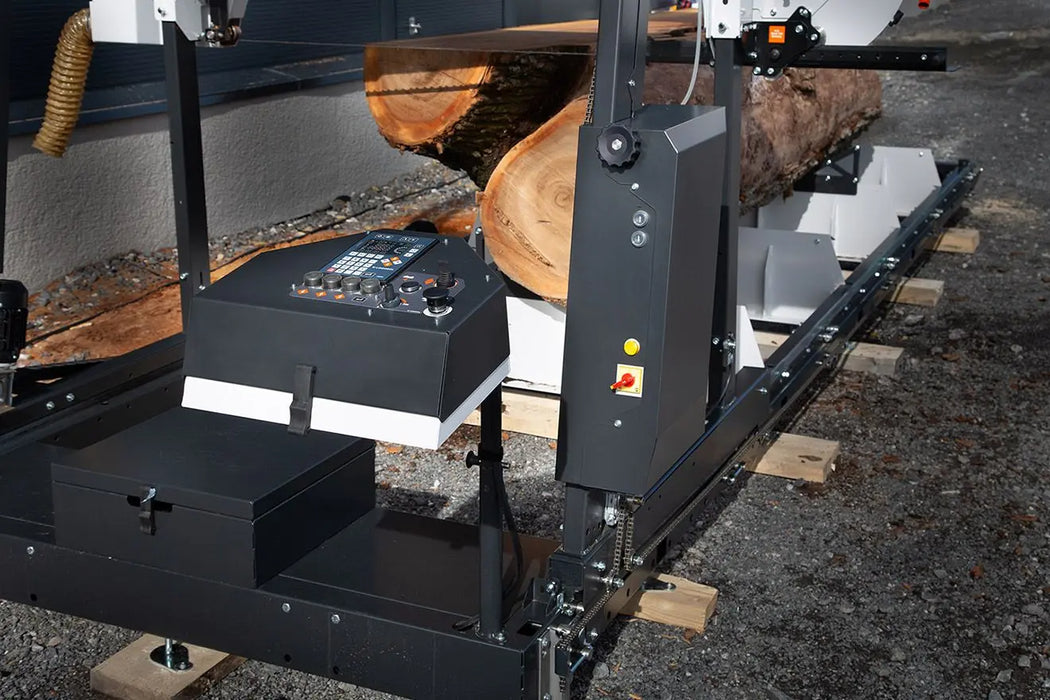 B1651 Band Sawmill, Cut set, with 27 hp Petrol engine with electric start